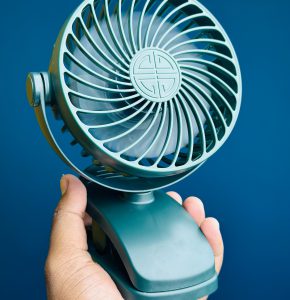 P8 USB Small Handheld Rechargeable Clip Fan DSEG0034