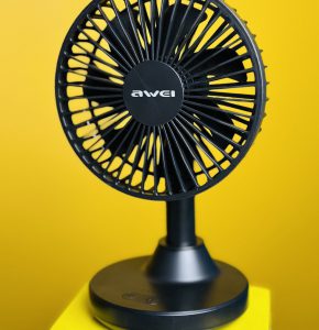 Awei F29 mini Desktop Oscillating Rechargeable fan- Black DSEG0037